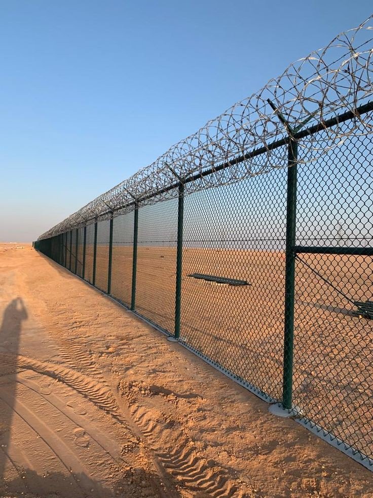 شبوك وسياجات أمنية في الرياض